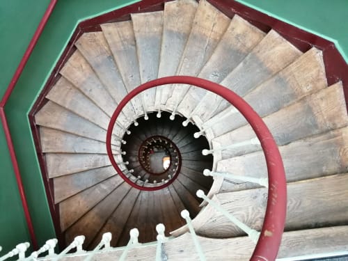 escaliers de l'hôtel, accès aux chambres