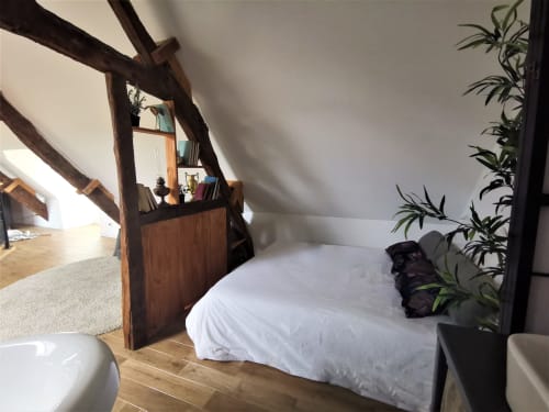 lit de la chambre sous comble