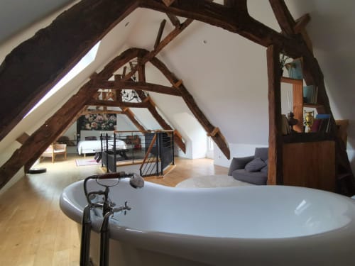 loft sous les combles avec chambre et salle de bain