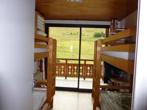 Room with a view of the slopes and balcony, with the option of made-up beds 