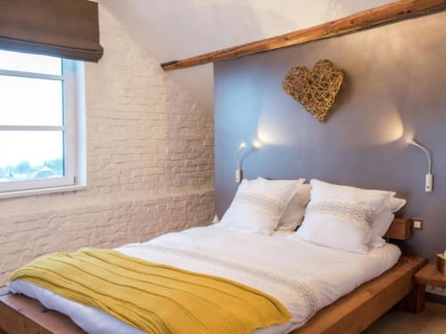 Le gîte du chien vert vous offre des chambres spacieuses et des lits confortables.