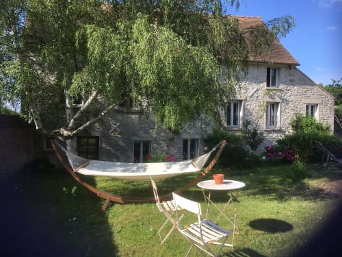 repos dans le jardin