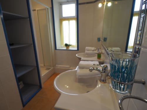 Shower room of Iris room