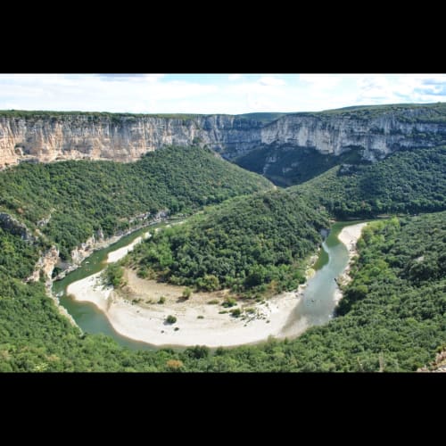 La Sarrasine-Aiguèze-Les Gorges de l'Ardèche-Le cirque de la Madeleine 