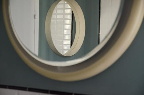 Round ceiling vent with oval trim in Standard Room at Mas De Lafeuillade hotel, Montpellier