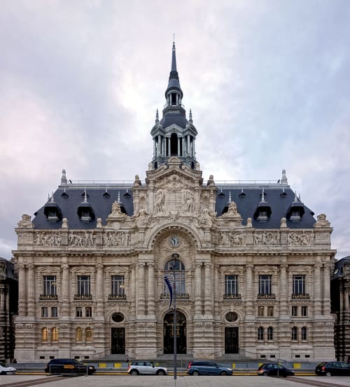 mairie de Roubaix à 1km de l'Abri du passant