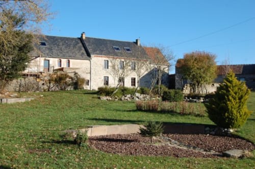 plein sud , sans voisin ,des coins de repos des espaces de jeu ...