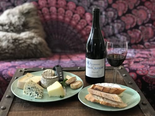 Le Comptoir des Sarrasins Aiguèze Restaurant Boutique Souvenirs und lokale Produkte, La Sarrasine, Ferienwohnungen & more