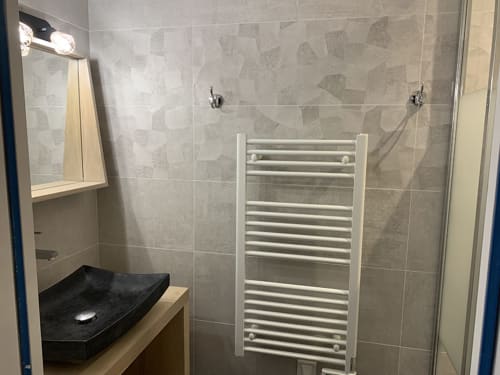 Chambre Aiguemarine du Gîte des Sources du Domaine d'Auxonnettes