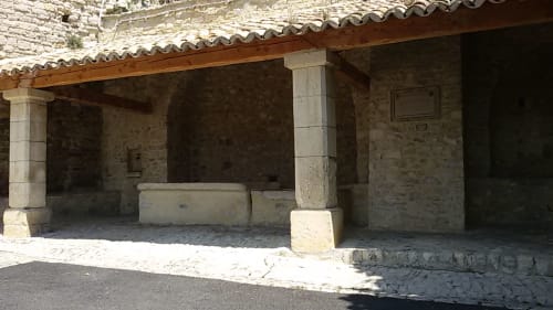 Magnifique lavoir de Valaurie en Drôme Provençale