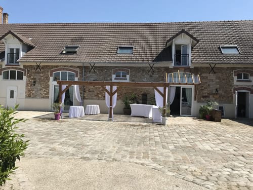 Suite/Gîte du Relais de Poste du Domaine d'Auxonnettes