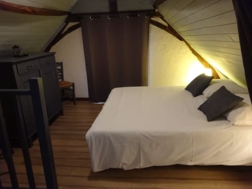 Chambre lit double (160cm)