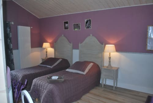Chambre twin Tilia, chambre d'hôtes randonneur maison d'hôtes le Moulin de la Fortie, Auvergne, Puy de Dôme