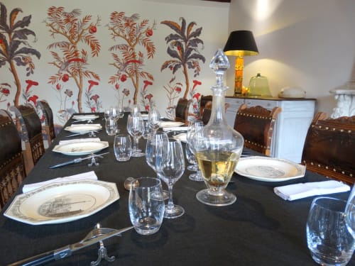 A glass of Burgundy wine? Come and taste at Girolles les Forges.