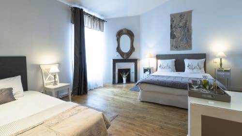 chambre-d-hote-la-maison-de-marc-poitiers-grey-room-11