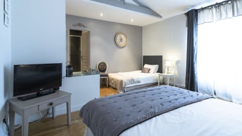 chambre-d-hote-la-maison-de-marc-poitiers-grey-room-7