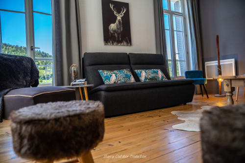 villa-lesdahlias-montdore-salon-cosy-vue-sancy