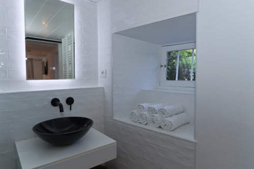 Salle de bain serviettes appartement location Saint-Flour