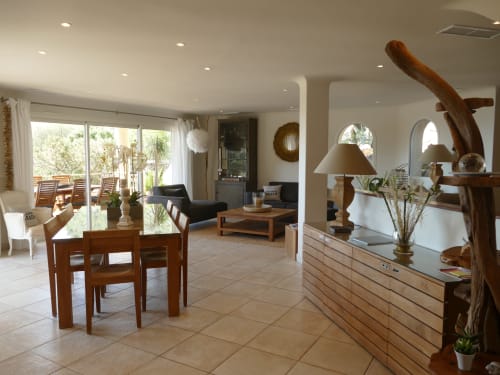 Salle à manger, salon, villa, Villa Pascialella, Corse, piscine, Porto Vecchio, vue