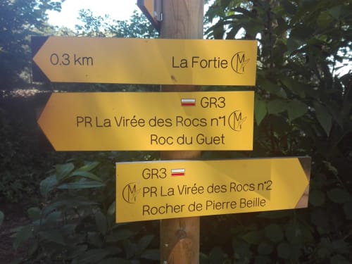 Randonnée GR3, petites randonnées, pour vos week-ends au vert en Auvergne dans notre maison d'hôtes en chambre d'hôtes et gîtes le Moulin de la Fortie, Auvergne, Puy de Dôme