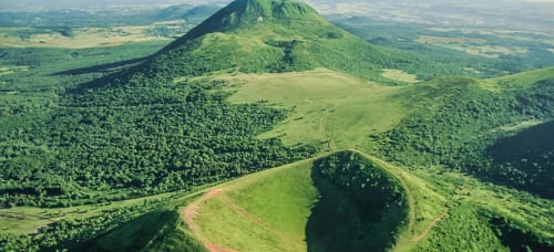 Chaine des puys, nature et randonnée dans nos chambres d'hôtes et gîtes le Moulin de la Fortie, Auvergne, Puy de Dôme