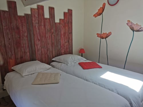 Gîte Le Cheix-blanc, chambre parents vacances en famille le Moulin de la Fortie, Auvergne, Puy de Dôme