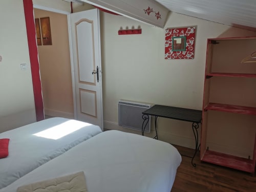 Gîte Le Cheix-blanc, chambre parent location à la campagne le Moulin de la Fortie, Auvergne, Puy de Dôme