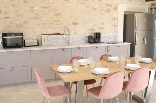 Cuisine, table à manger, chambre d'hôte, gîtes, le Clos d'Olea, provence, Luberon.