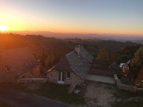 Vue. Lo Soulenquo. Gîte. Chambre d'hôtes. Dortoirs. Fonteilles. Chemin Saint Jacques de Compostelle.