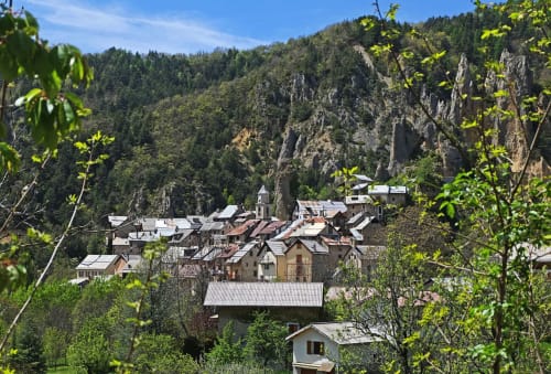 village. Gîtes dela Le Var. In the middle of nature. Guillaumes. Maritime Alps.