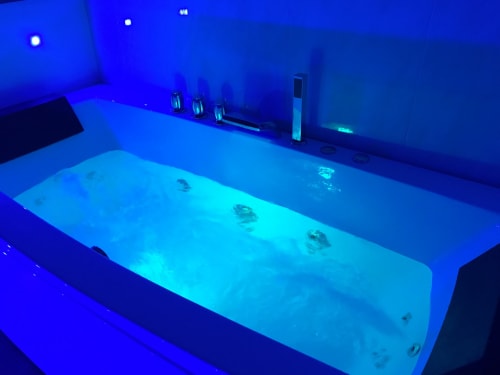 Maison d'hôtes Coeur d'Hérault - Baignoire balnéo - Péret
