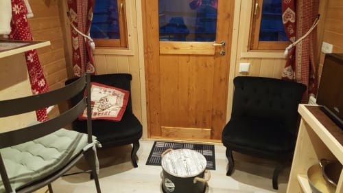 Salon. Roulotte passionnée. Roulottes. Ma roulotte sous les Chênes. Raon aux bois. Vosges.