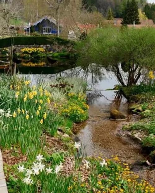 Jardin des Berchigranges. Roulottes. Ma roulotte sous les Chênes. Raon aux bois. Vosges.