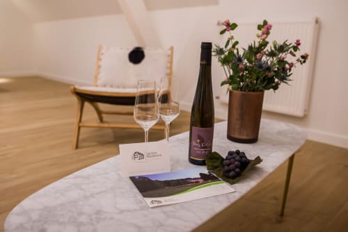 wein. King-Zimmer. Les Jardins de Madeleine. Gästehaus. Bernardvillé. Elsass.