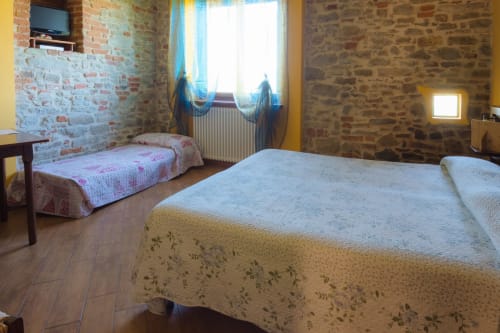 All’ombra del castello | Cigliè, Cuneo, Langhe