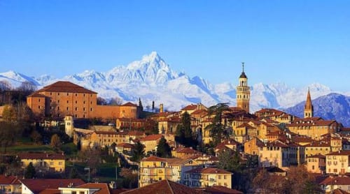 All’ombra del castello | Cigliè, Cuneo, Langhe