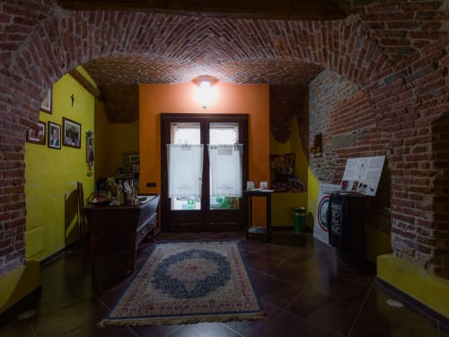 All’ombra del castello | Cigliè, Cuneo, Langhe