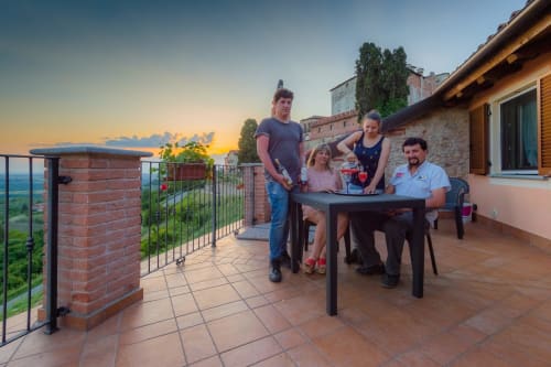 All’ombra del castello | Cigliè, Cuneo, Langhe