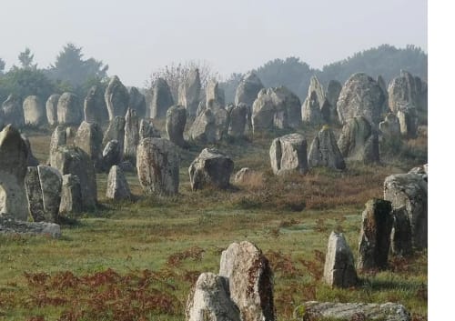 carnac et ses alignements mégalithiques, moulin de kerdavid, pluvigner, morbihan