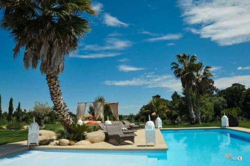 Swimming pool. Esprit du Soleil. Escapades Lointaines. Bed and breakfast. Perpignan.