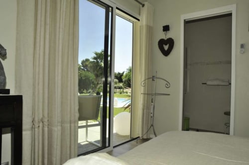 Swimming pool view. Esprit du Sud. Escapades Lointaines. Bed and breakfast. Perpignan.
