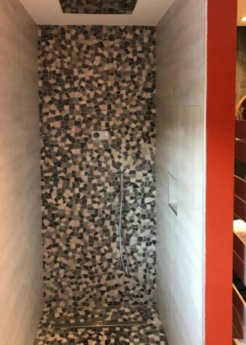 Shower. La Suite. Escapades Lointaines. Bed and breakfast. Perpignan.