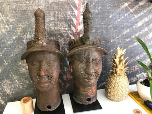 Statue. La Suite. Escapades Lointaines. Bed and breakfast. Perpignan.