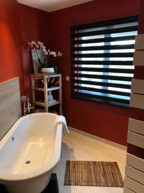 Bath. Escapades Lointaines. Bed and breakfast. Perpignan.