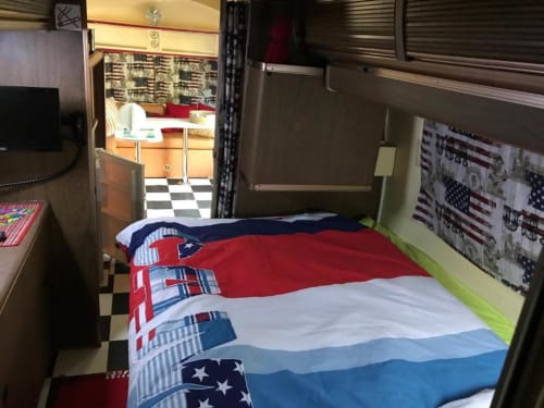 Caravan. Escapades Lointaines. Bed and breakfast. Perpignan.