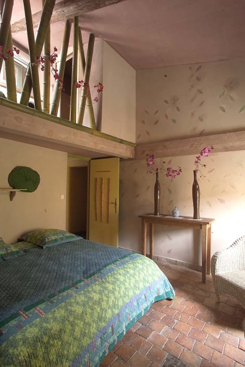 double bed. Valley of Gems. Rooms. Hotel particulier de Digoine. Bed and breakfast and apartment. Bourg-Saint-Andéol. Ardèche.