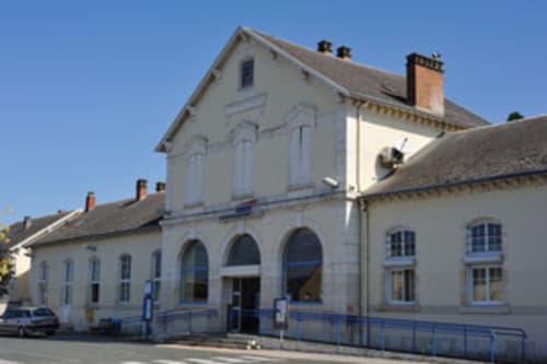 Gare. Domaine de la Touche. Chambres d'hôtes. Table d'hôtes. Mosnay. Indre.