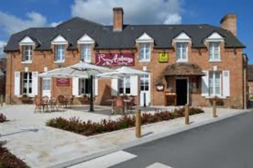 auberge du cheval blanc à Yvoy le Marron