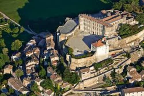 Village. Hôtel Particulier de Digoine. Chambres d'hôtes et gite. Bourg-Saint-Andéol. Ardèche.