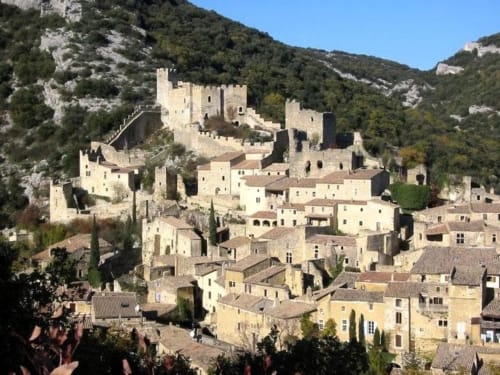 village. Hôtel Particulier de Digoine. Chambres d'hôtes et gite. Bourg-Saint-Andéol. Ardèche.
